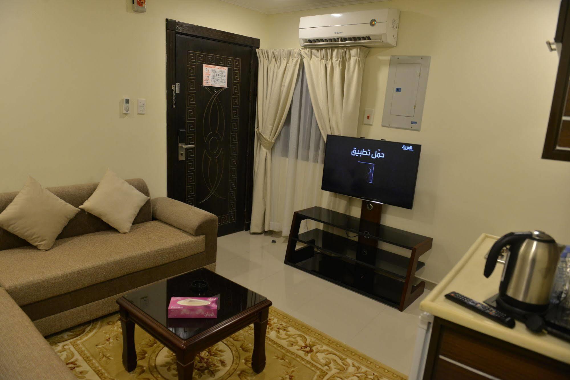 The First Tower Hotel Al Al Jubail Esterno foto